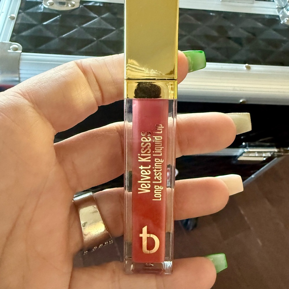 🎉HOST PICK!🎉🔥3 for $10🔥☀️💄SUNKISSED Velvet Kisses Liquid Lipstick Makeup 💄 ☀️